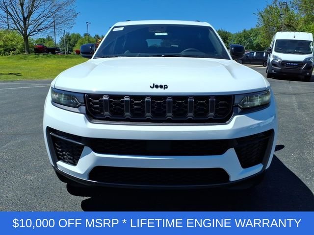 New 2026 Bright White Clear-Coat Exterior Paint Jeep Altitude image 2