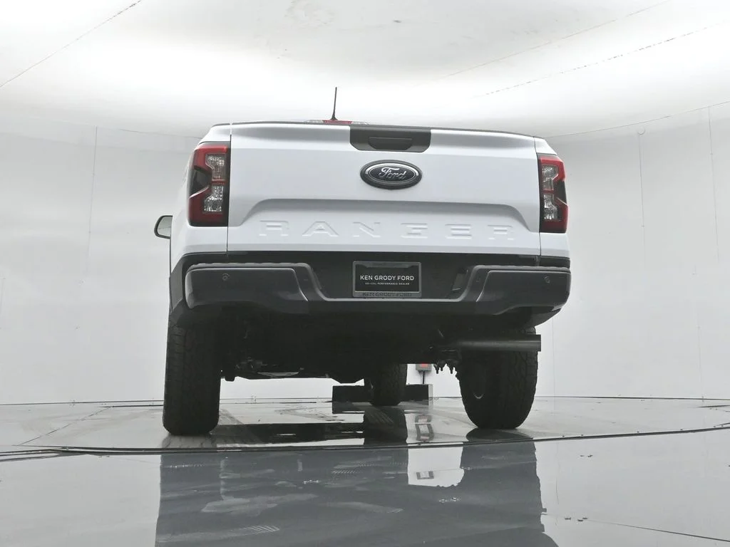 New 2026 Oxford White Ford XLT image 46
