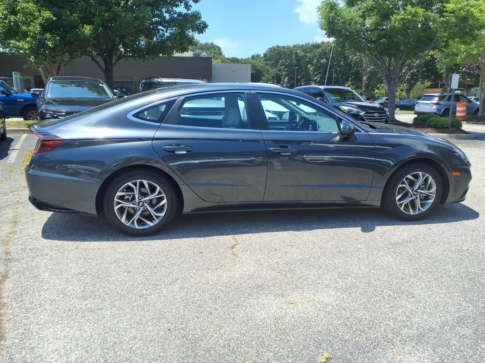 Used 2023 Portofino Gray Hyundai SEL image 5