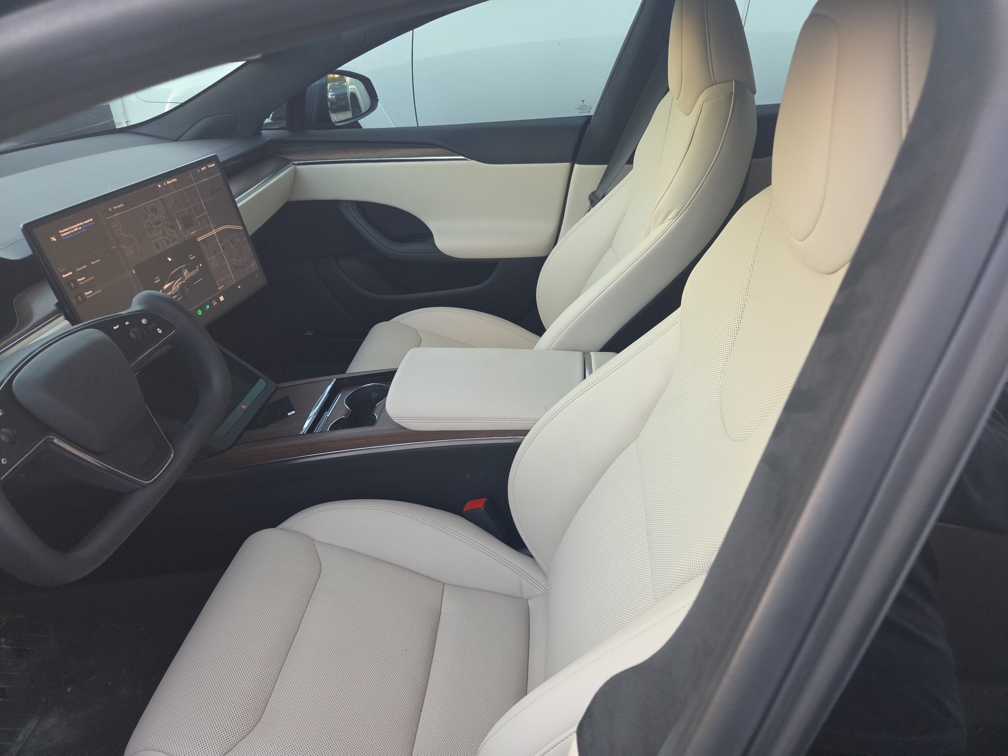 Used 2022 Gry Tesla Long Range image 3