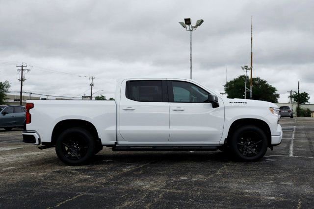 New 2026 Summit White Chevrolet RST image 5