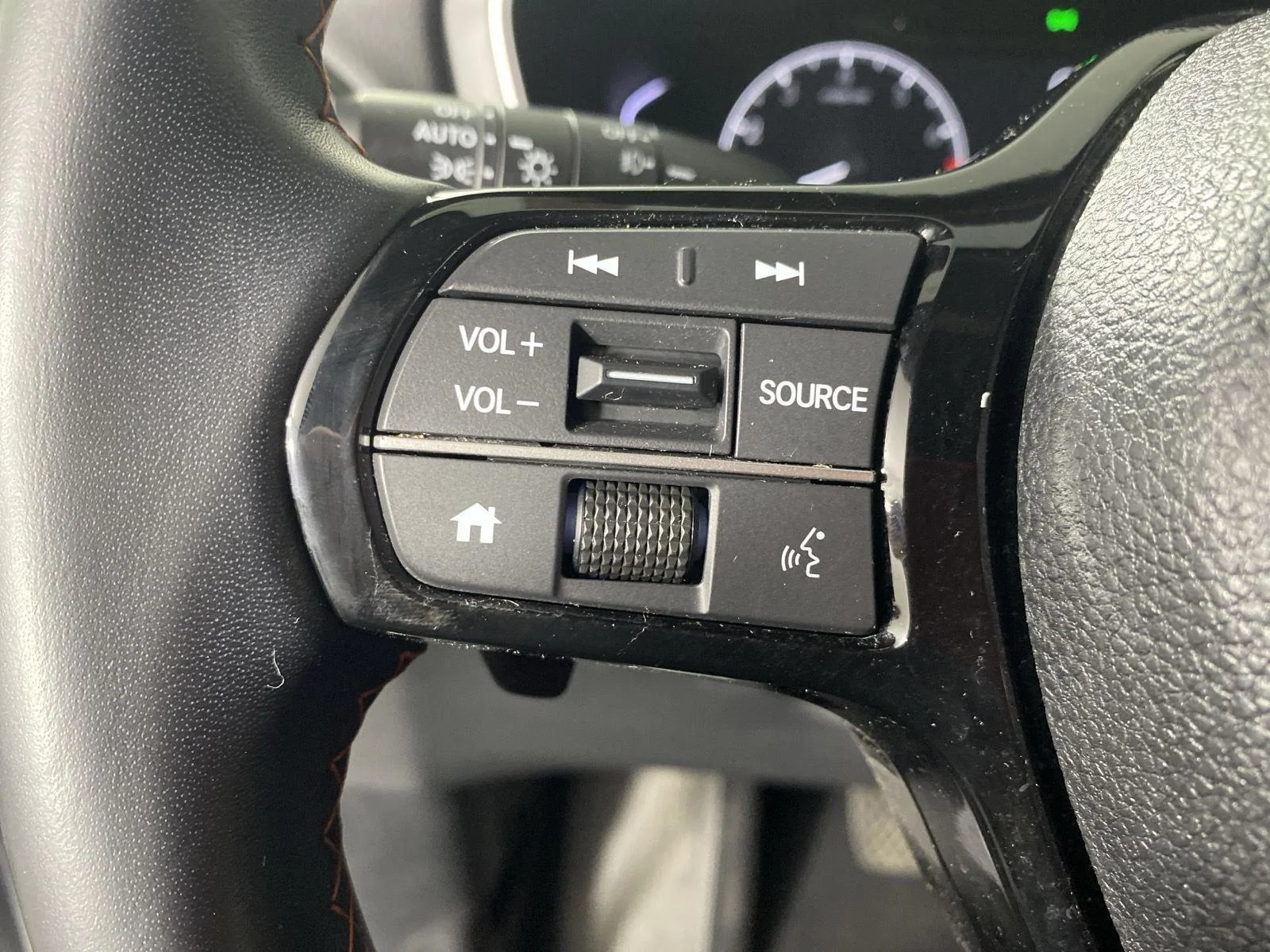 Used 2025 Lunar Silver Metallic Honda Sport image 14