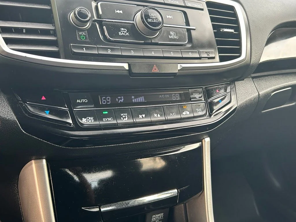 Used 2016 Gray Honda LX image 19
