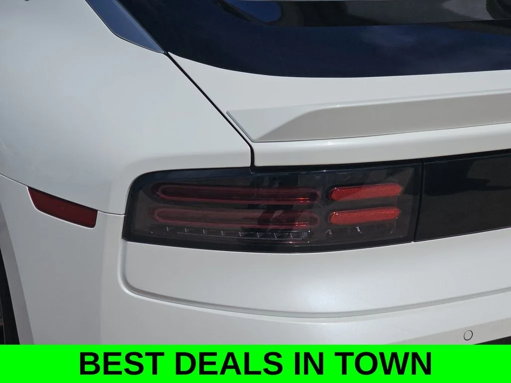 Used 2025 White Nissan Performance image 40