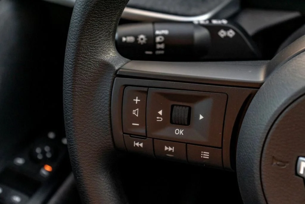 2025 Nissan Kicks SV - Photo 11