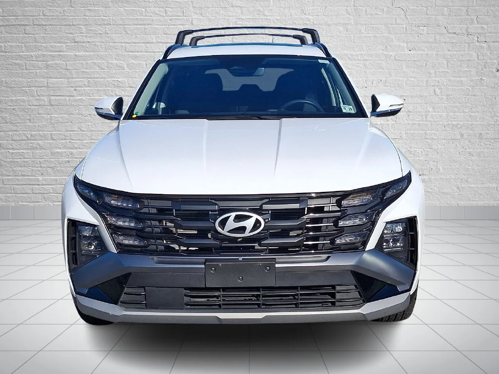 Used 2025 White Pearl Hyundai SEL Convenience image 2