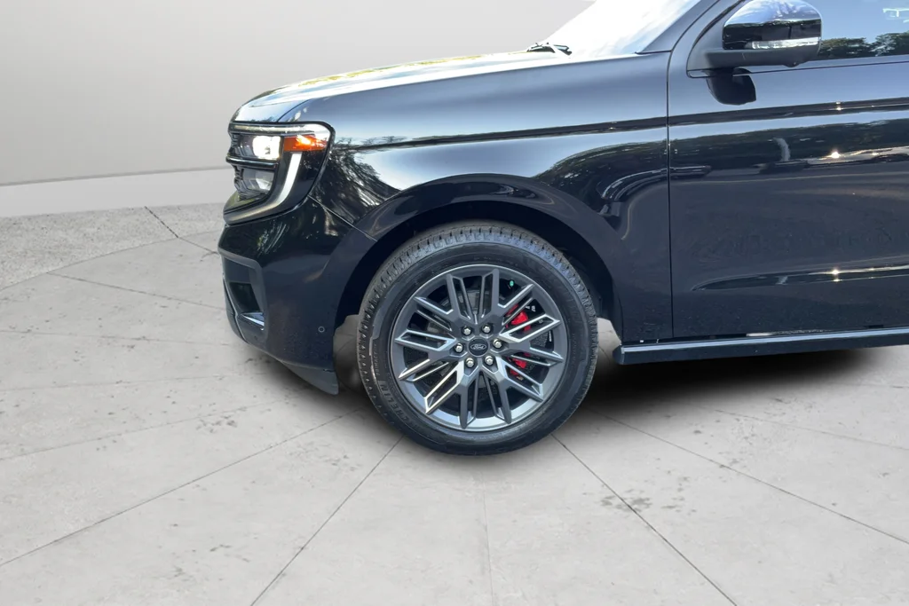 Used 2025 Black Ford Platinum image 24