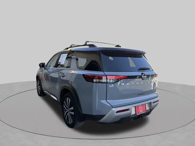 Used 2022 Gray Nissan Platinum image 8
