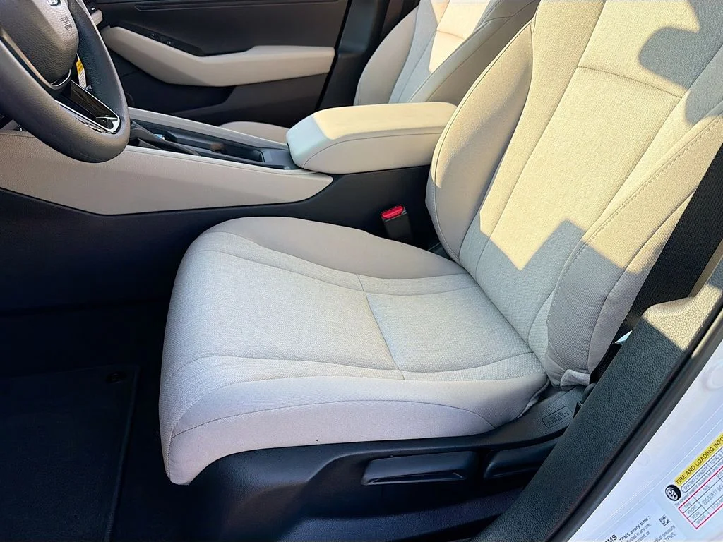 New 2026 Platinum White Pearl Honda LX image 19