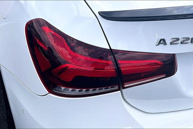Used 2019 White Mercedes-Benz A 220 image 25