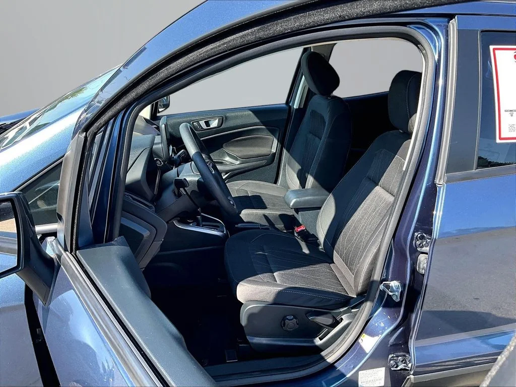 Used 2022 Blue Ford SE image 26
