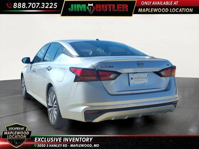 Used 2024 Silver Nissan 2.5 SV image 2