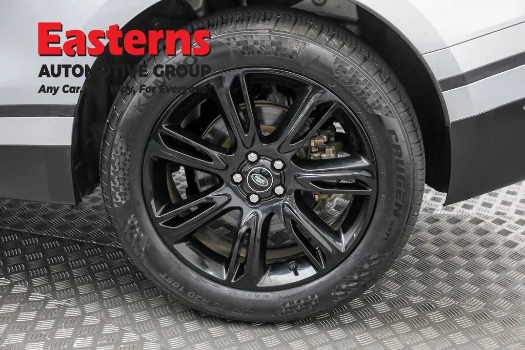 Used 2021 Gray Land Rover S image 32