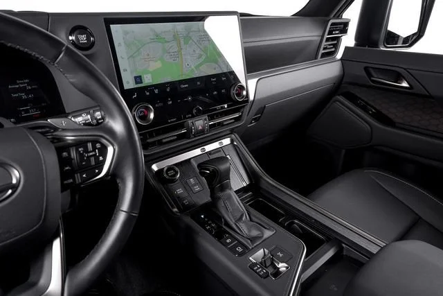 Used 2025 Incognito Lexus 550 Premium+ image 29