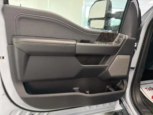 New 2026 Glacier Gray Metallic Tri-Coat Ford F-250® Lariat® image 30