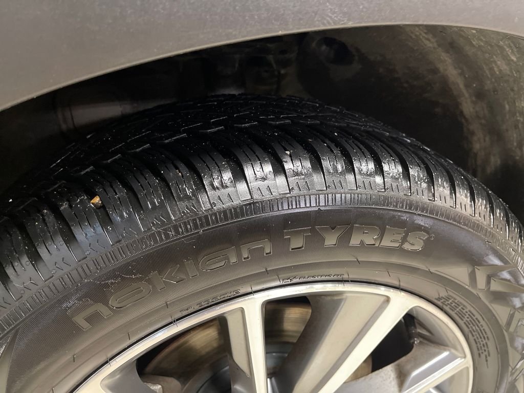 Used 2019 Black Hyundai SEL Plus image 12