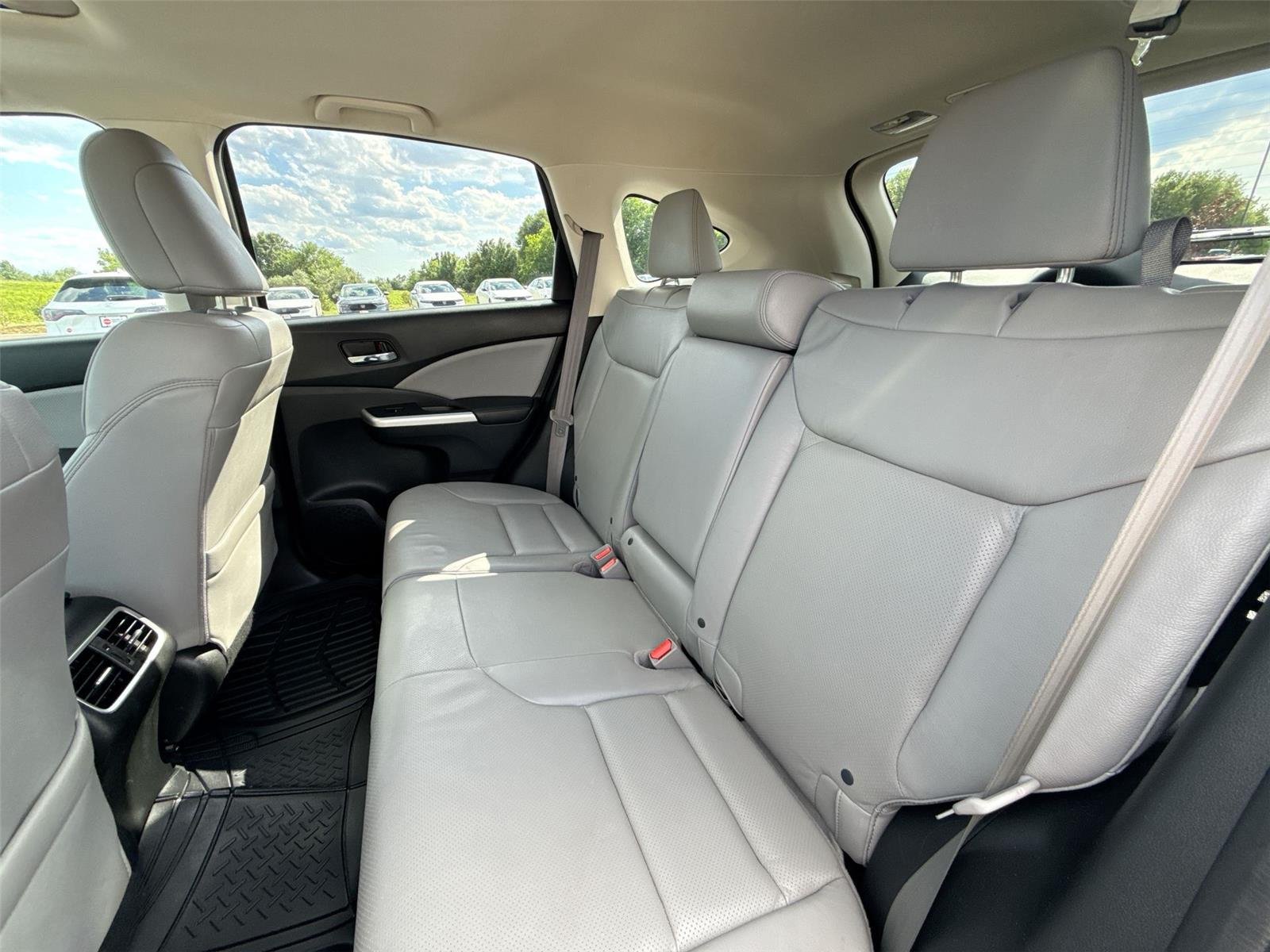Used 2015 Alabaster Silver Metallic Honda EX-L image 19
