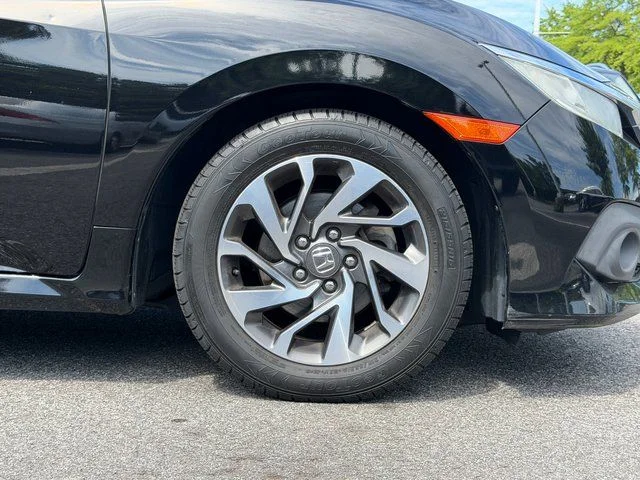 Used 2017  Honda EX image 26
