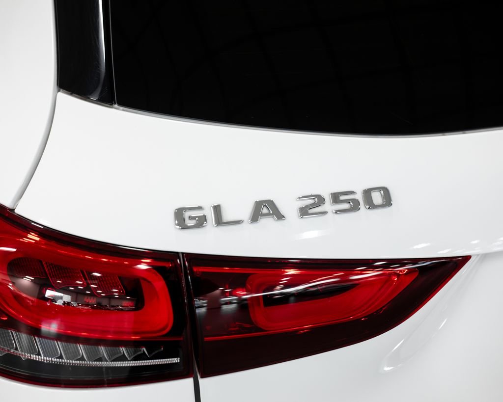 Certified Used 2022  Mercedes-Benz GLA 250 image 12