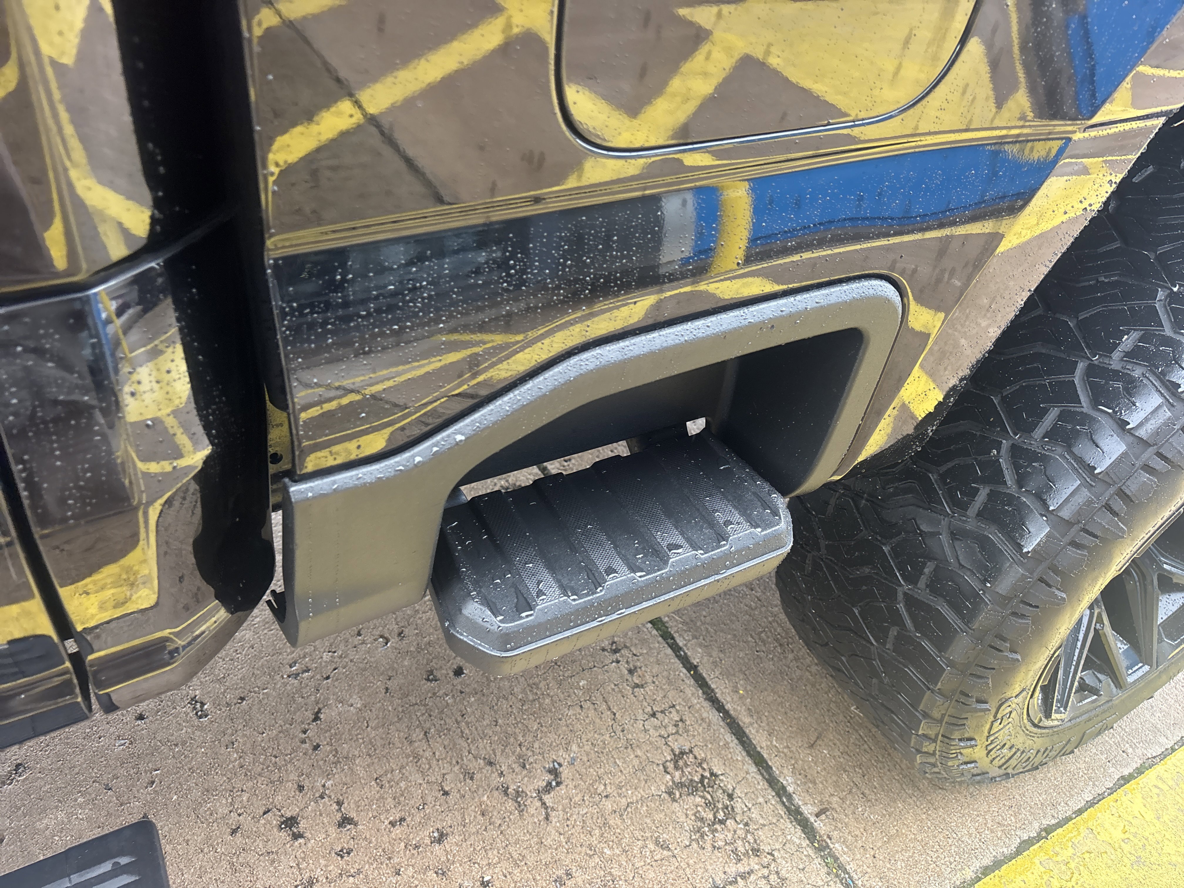 Used 2023  Ford XL image 20