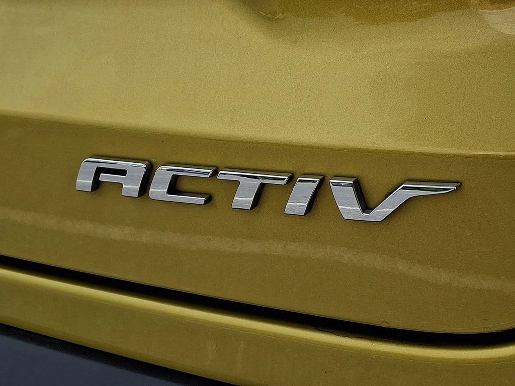 Used 2025 Yellow Chevrolet ACTIV image 30