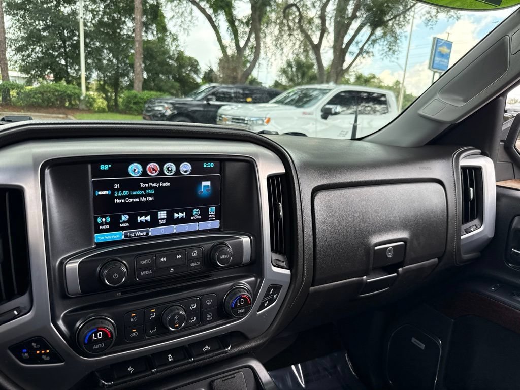 Used 2017 PEPPERDUST METALLIC GMC SLT image 72