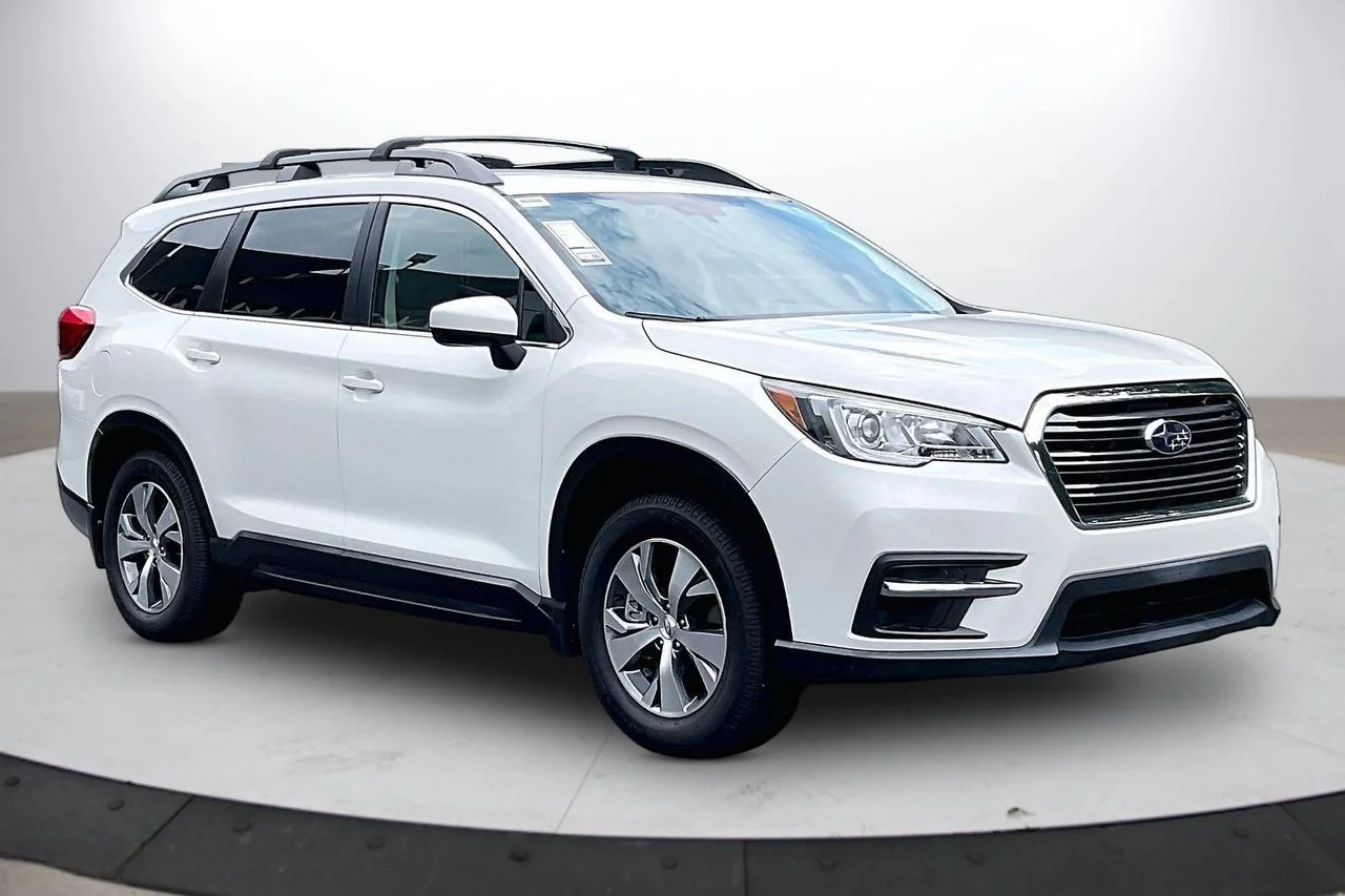 Certified Used 2020 White Subaru Premium image 2