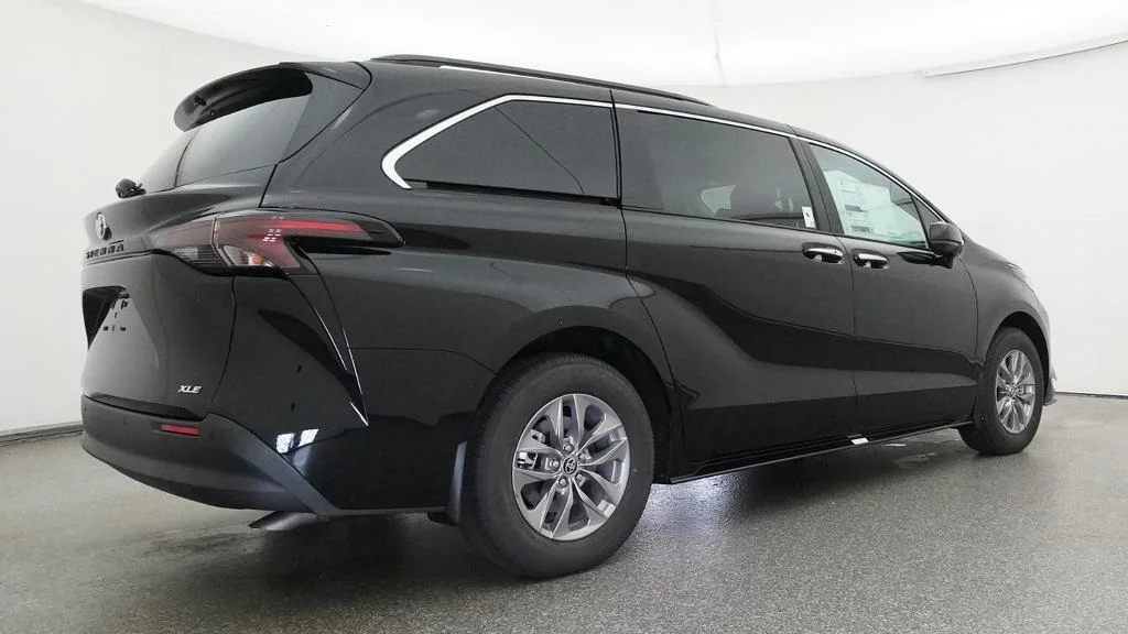 New 2026 Midnight Black Metallic Toyota XLE image 17