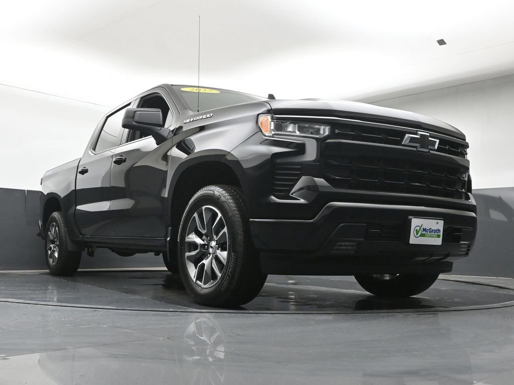 Used 2025 Black Chevrolet RST image 24