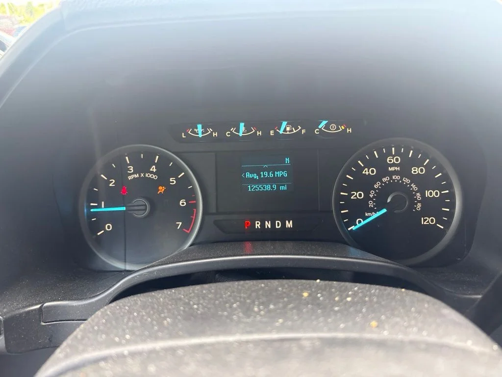 Used 2019 Silver Ford XLT image 16
