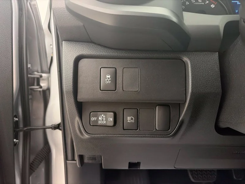 Used 2023 Silver Toyota SR image 18