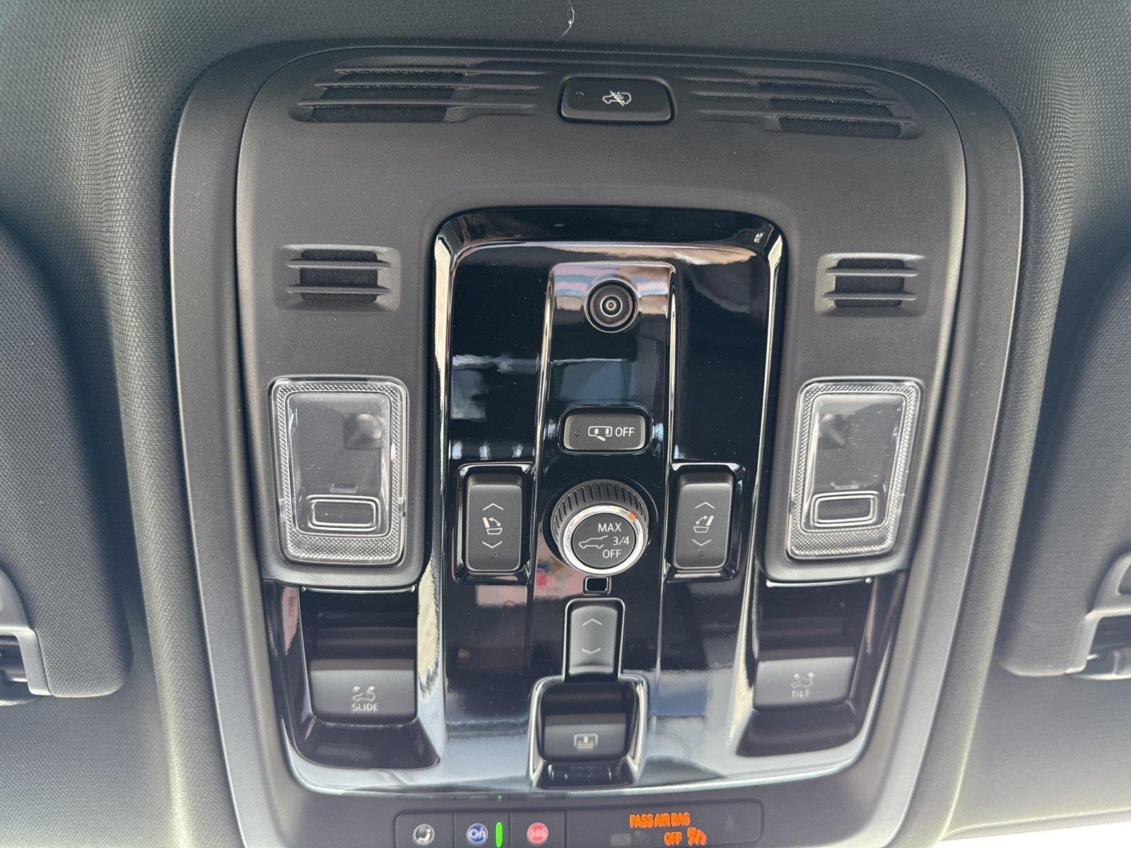 New 2026 Glacier White Tricoat GMC Denali Ultimate image 32