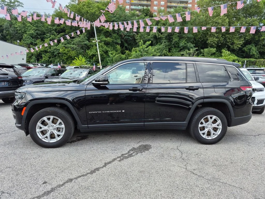 Used 2023 Black Jeep Limited image 11