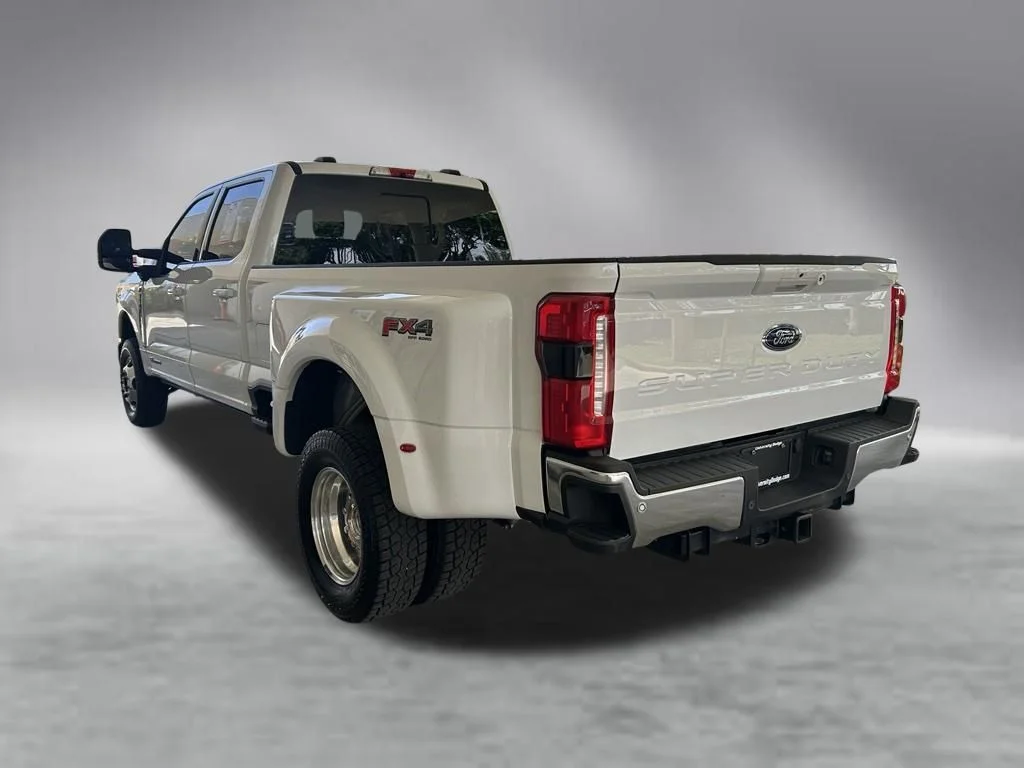 Used 2025 White Ford XL image 3