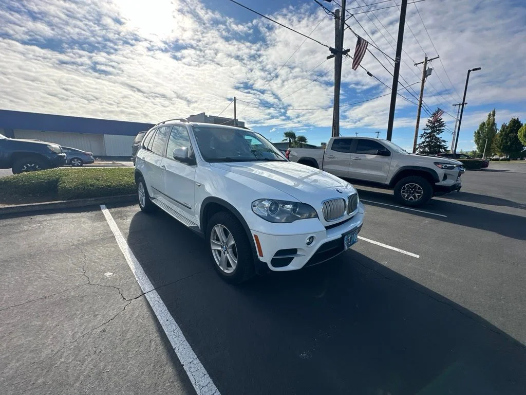 Used 2012 Alpine White BMW xDrive35d image 3
