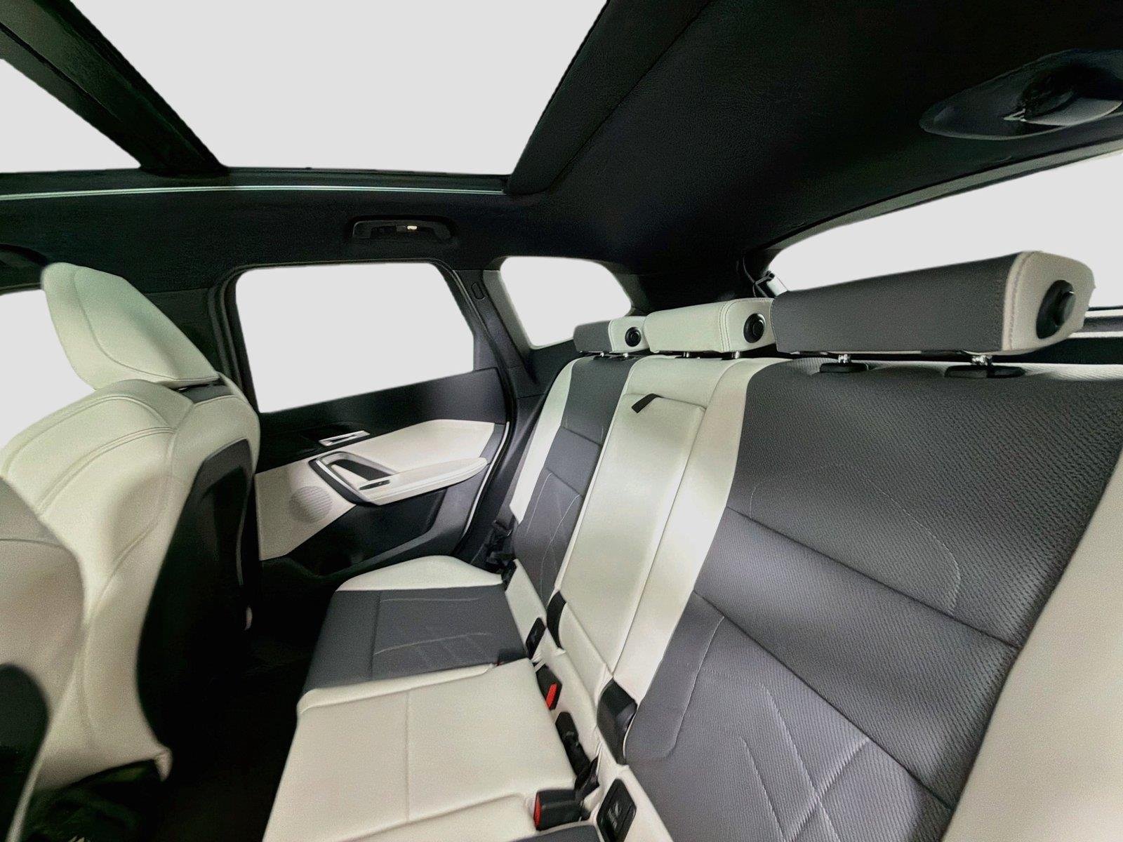 New 2027 Mineral White Metallic BMW xDrive28i image 24