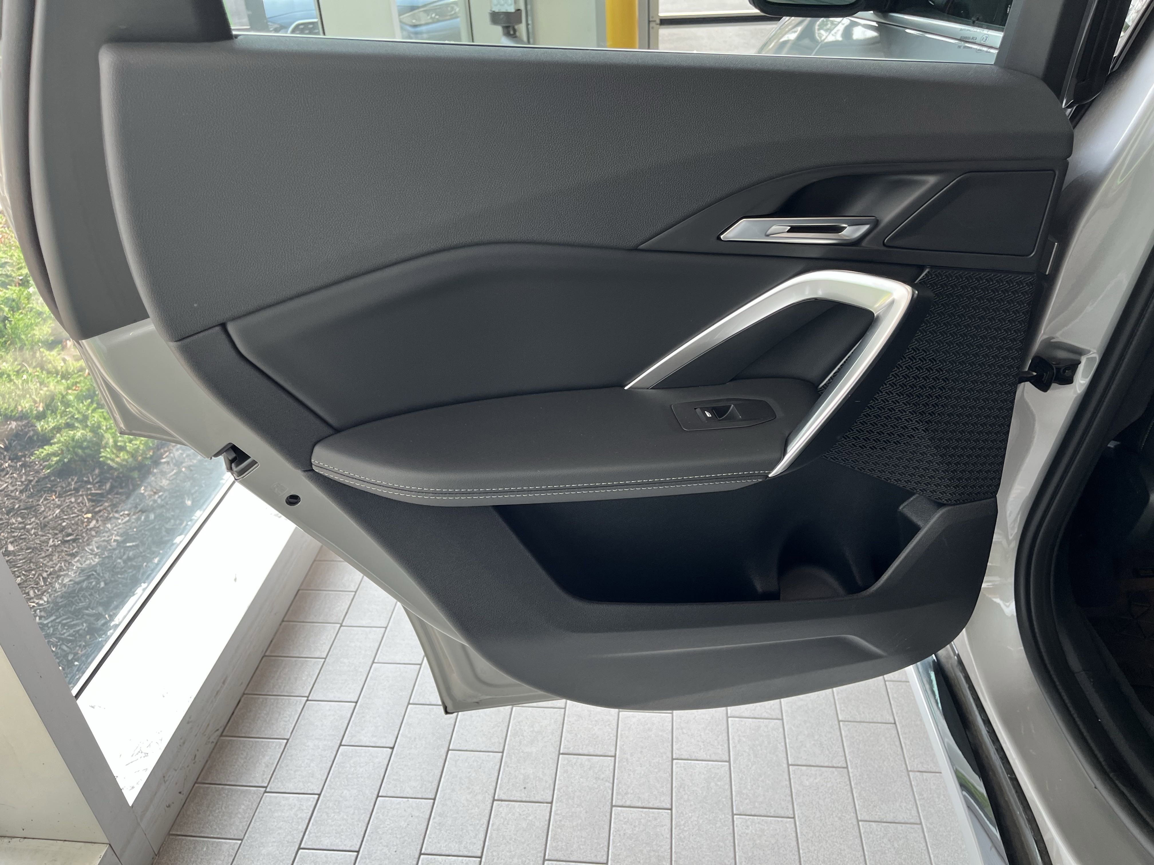 2025 BMW X1 28i - Photo 13