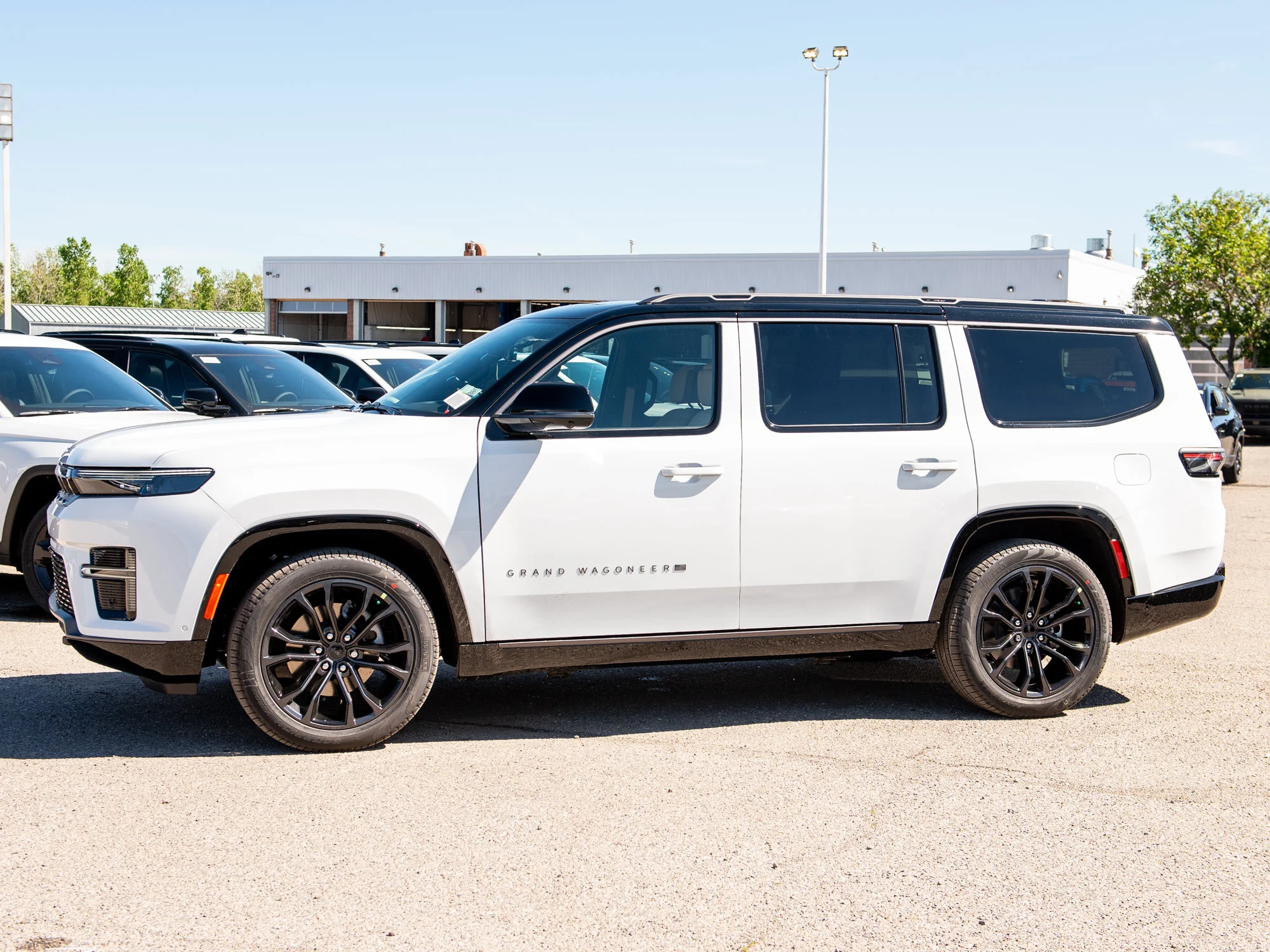 New 2026 White Jeep Summit Reserve* image 2