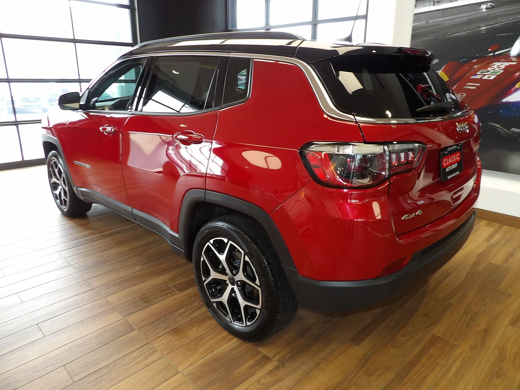 Used 2025 Red Hot Pearl Coat Jeep Limited image 8