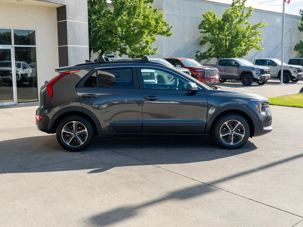 New 2026 Interstellar Gray Kia LX image 8