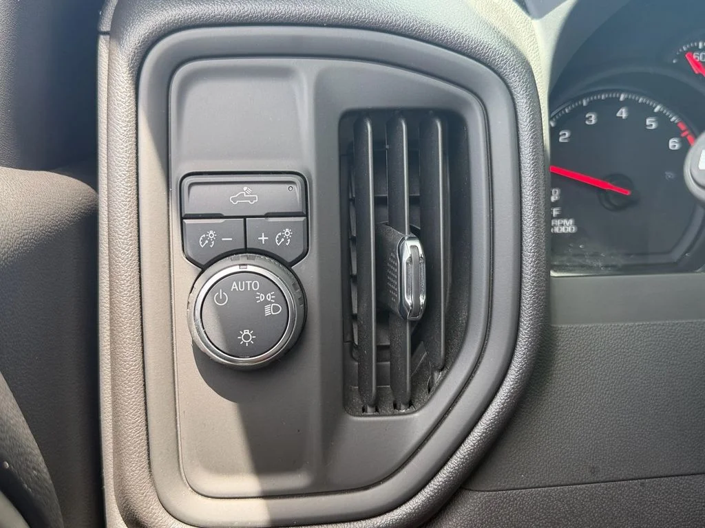 Used 2025 Black Chevrolet Custom image 28