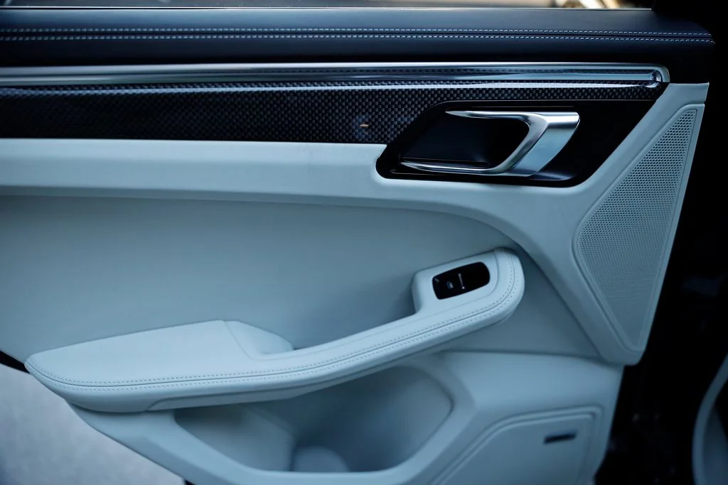 2026 Porsche Macan T - Photo 25