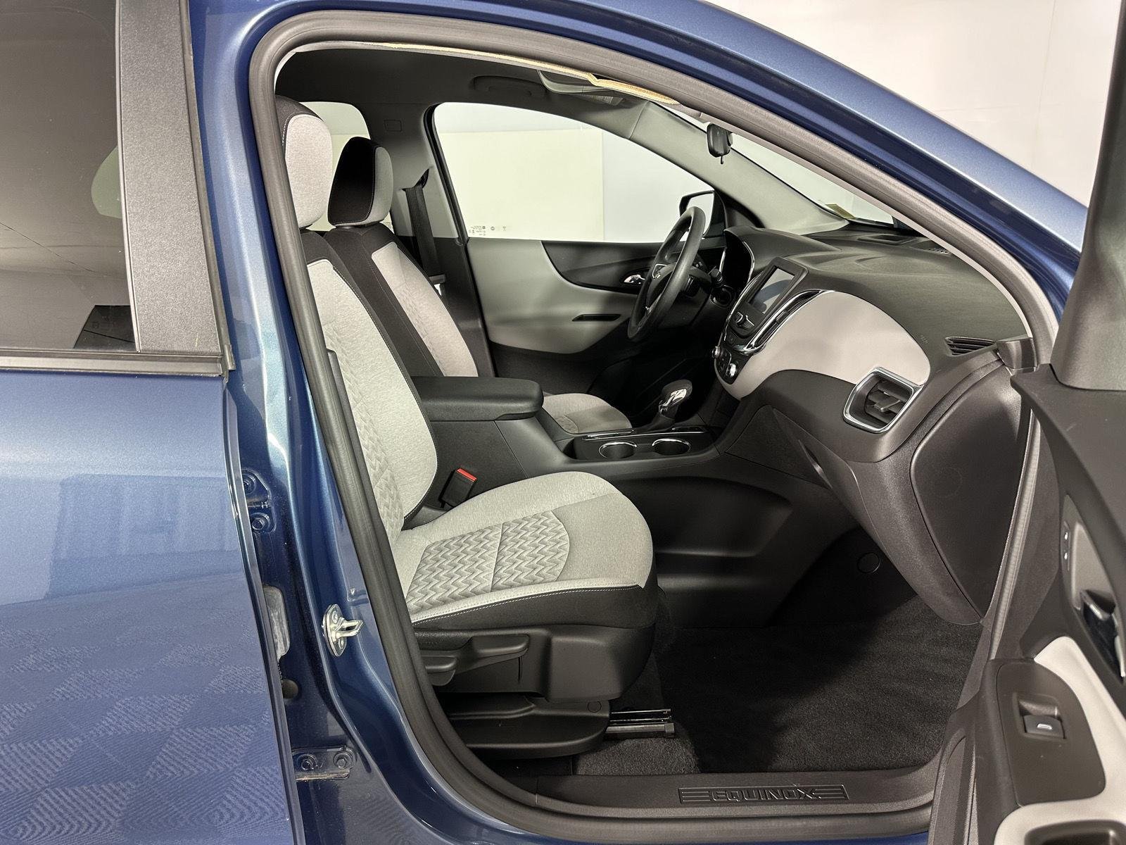 Used 2024 Lakeshore Blue Metallic Chevrolet  image 27