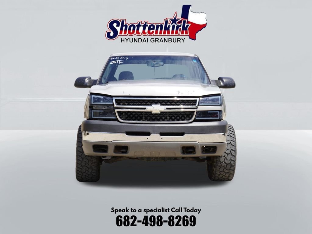Used 2005 Chevrolet Silverado 2500HD LS with VIN 1GCHK232X5F851197 for sale in Granbury, TX