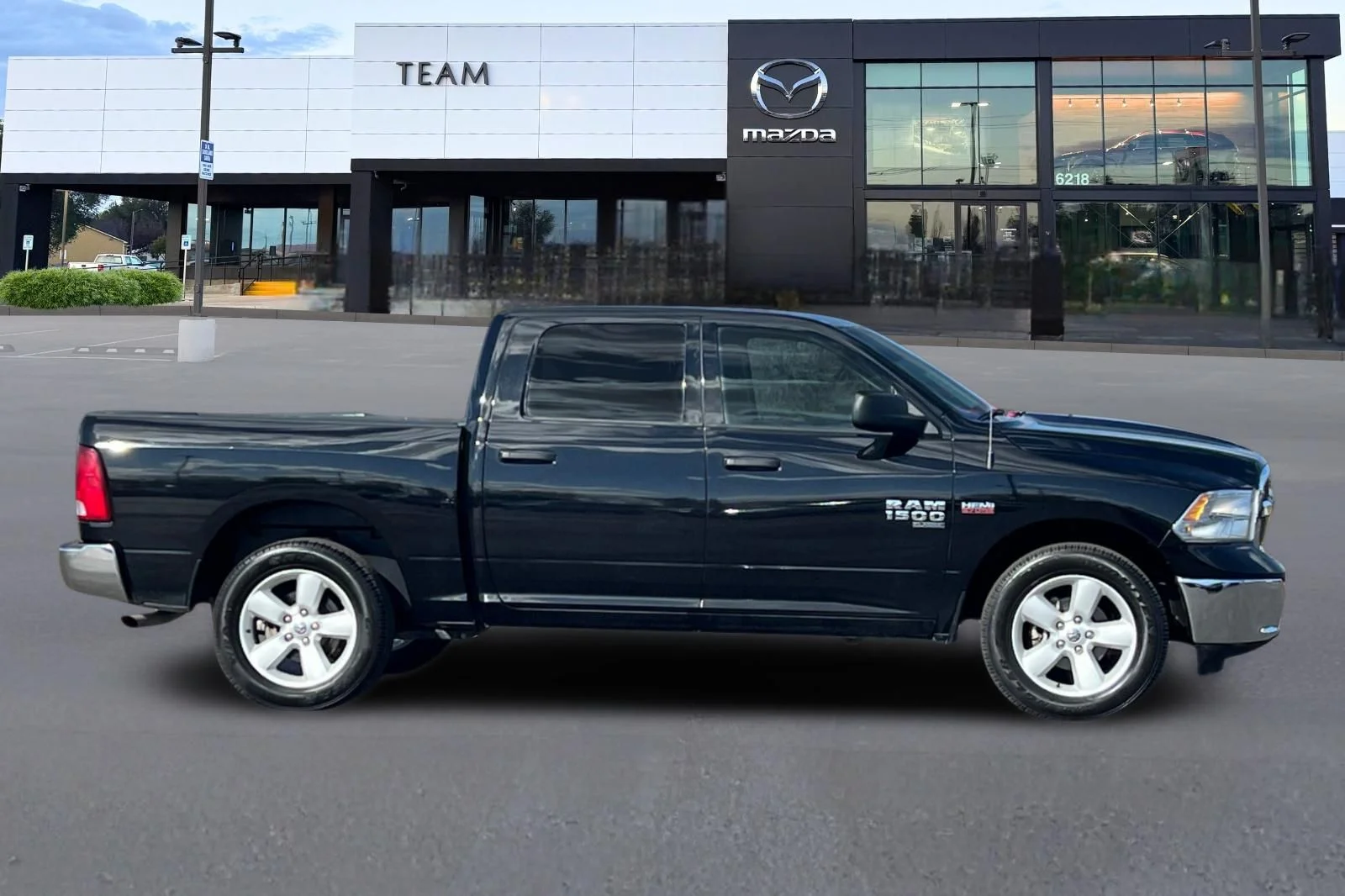 Used 2022 Black Ram SLT image 3