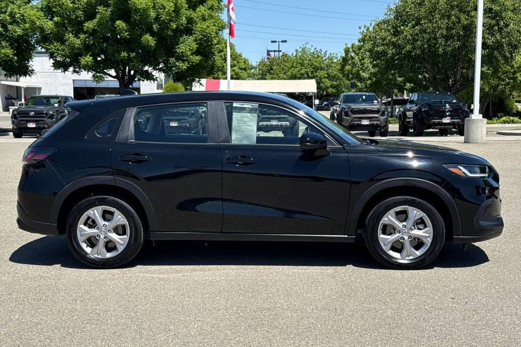 Used 2025  Honda LX image 4