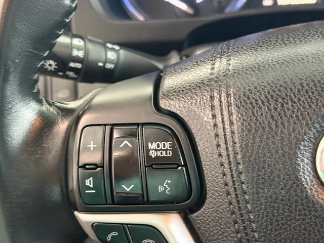 Certified Used 2017 Gray Toyota XLE image 22
