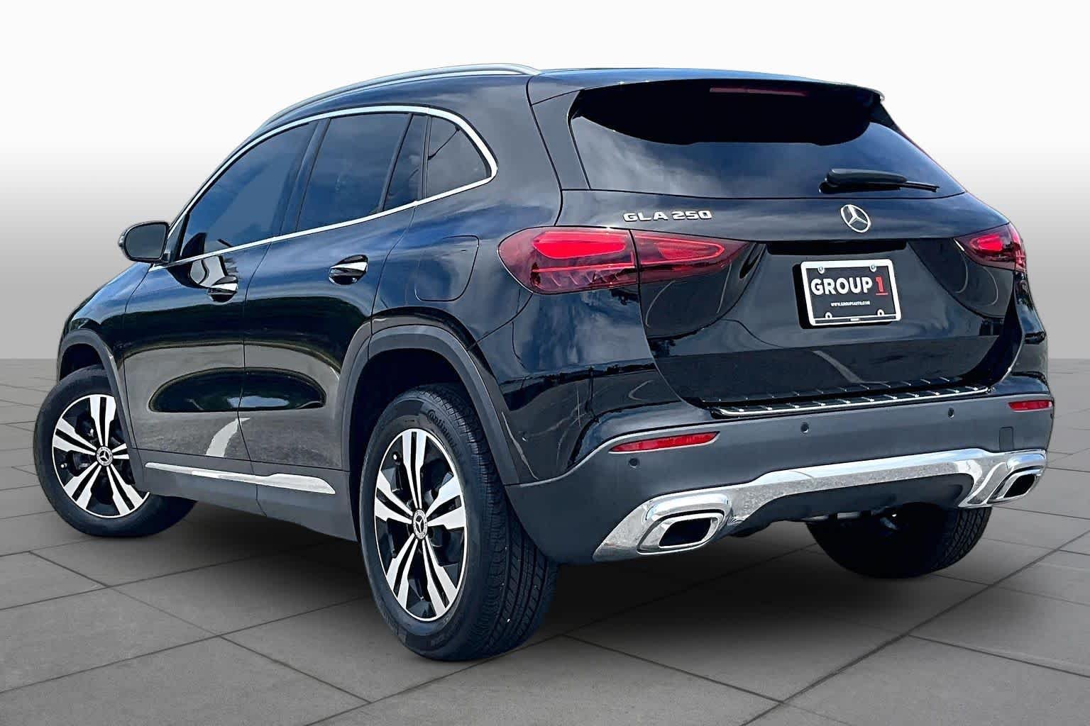 Used 2025 Night Black Mercedes-Benz GLA 250 image 21