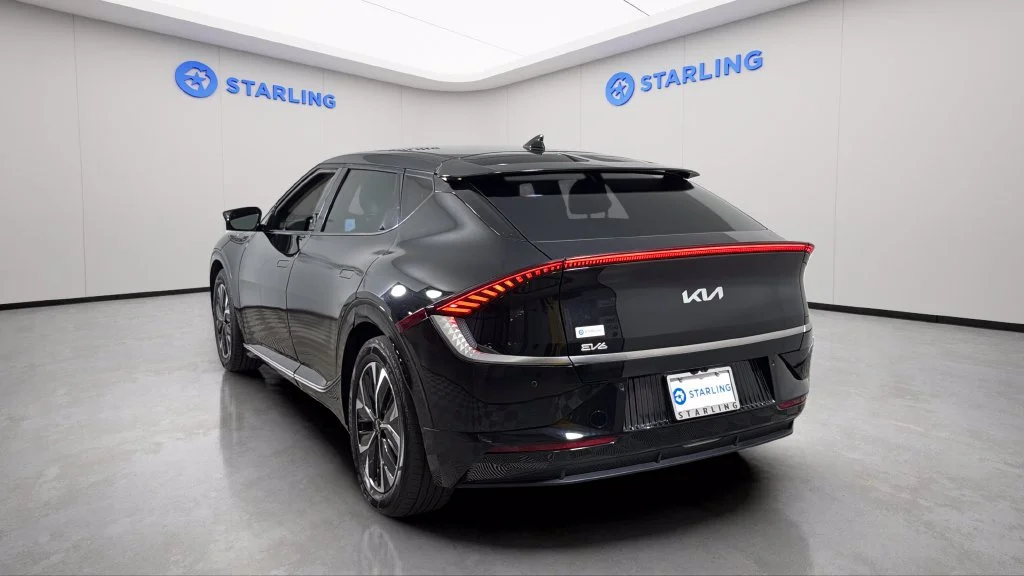 Used 2024 Black Kia Wind image 7