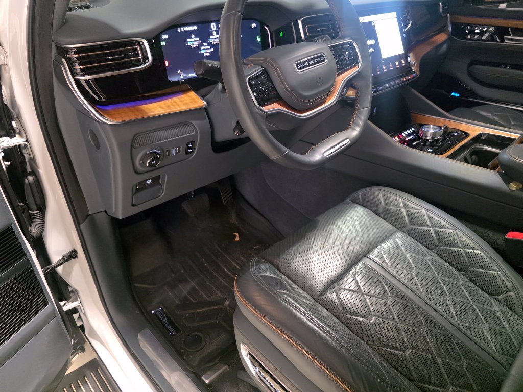Used 2023 White Jeep Series III image 21